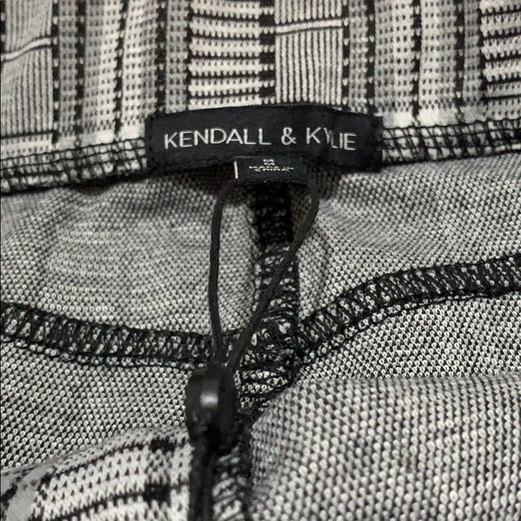 NWT Kendall and Kylie plaid skirt - Picture 5 of 5